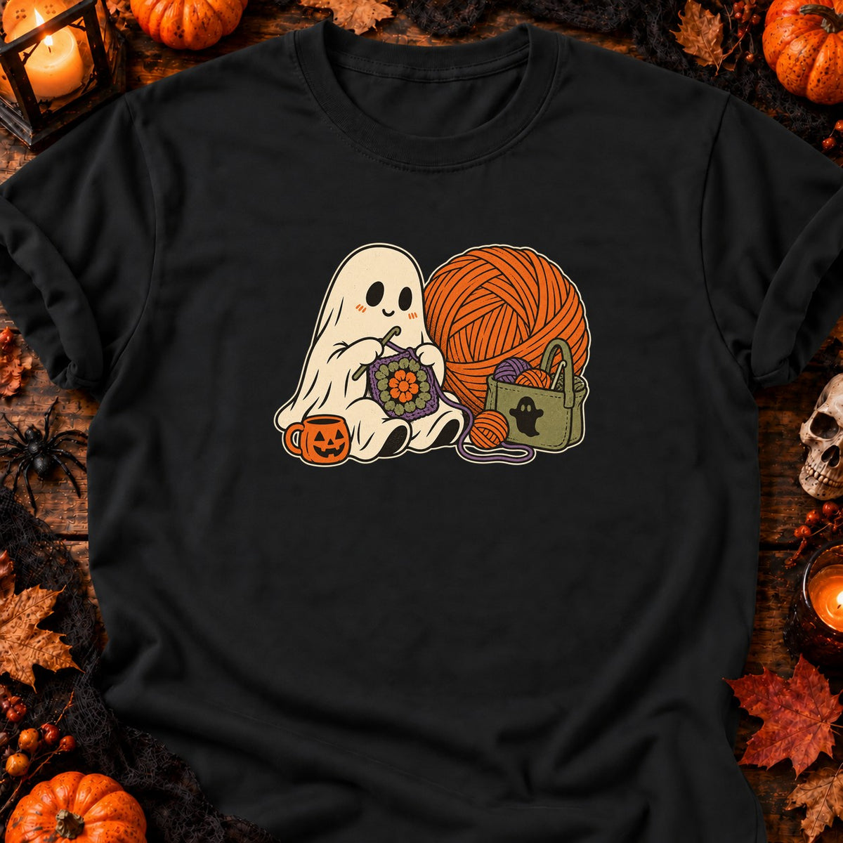 Fantôme au crochet et carré fleuri — T-shirt noir
