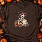 Squelette brodant une fleur — T-shirt chocolat