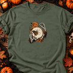 Squelette brodant un papillon de nuit — T-shirt vert militaire