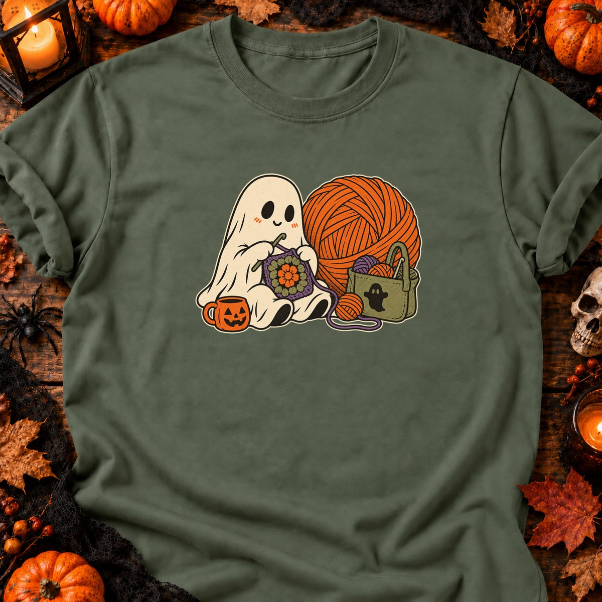 Fantôme au crochet et carré fleuri — T-shirt vert militaire