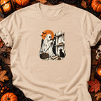 Fantôme bricoleur et étagère inachevée — T-shirt naturel