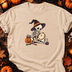 Squelette brodant une fleur — T-shirt naturel
