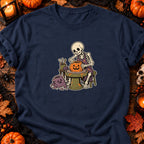 Squelette potier et citrouille — T-shirt bleu marine