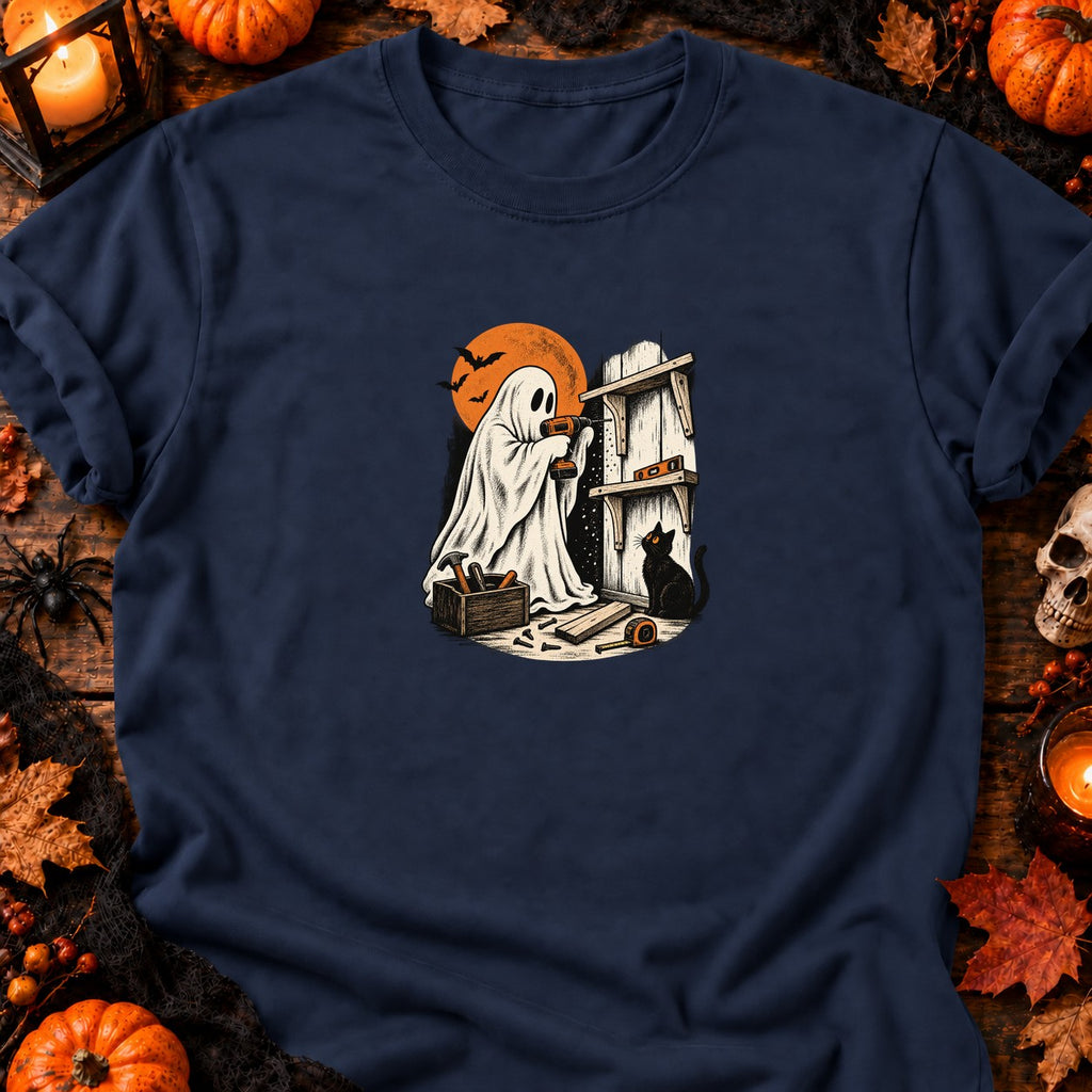 Fantôme bricoleur et étagère inachevée — T-shirt bleu marine