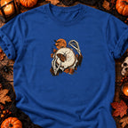 Squelette brodant un papillon de nuit — T-shirt bleu roi