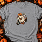 Squelette brodant un papillon de nuit — T-shirt gris chiné