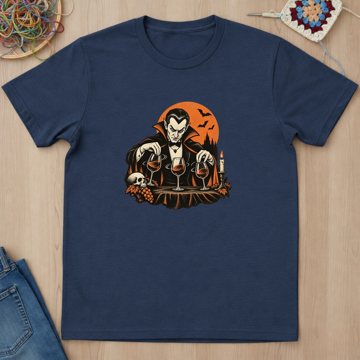 T-shirt bleu marine présenté à plat