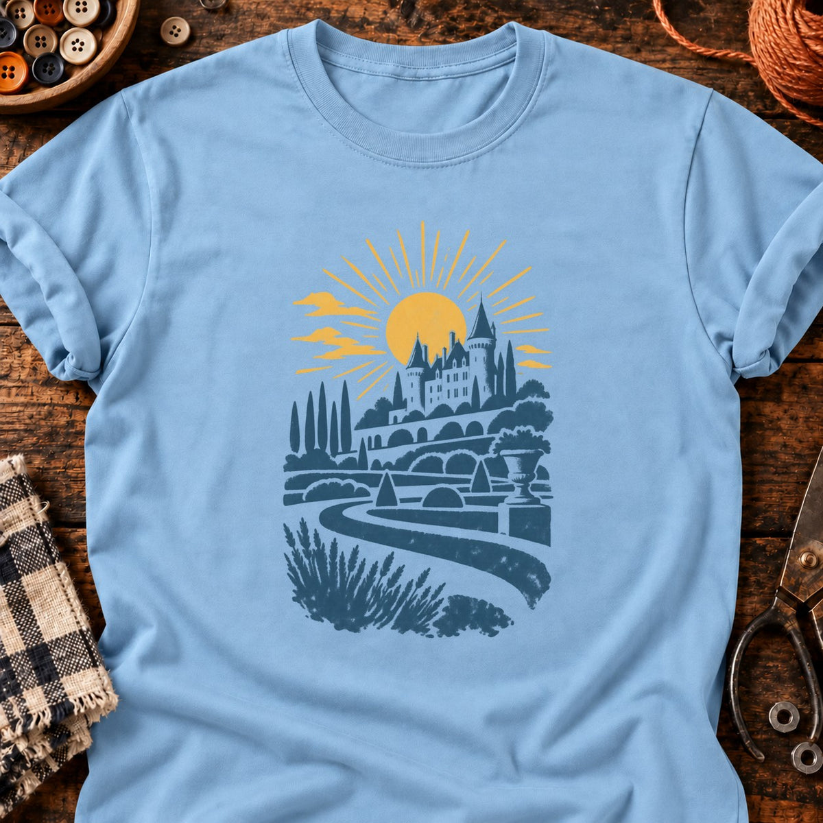 T-shirt Château au jardin formel, coloris bleu clair