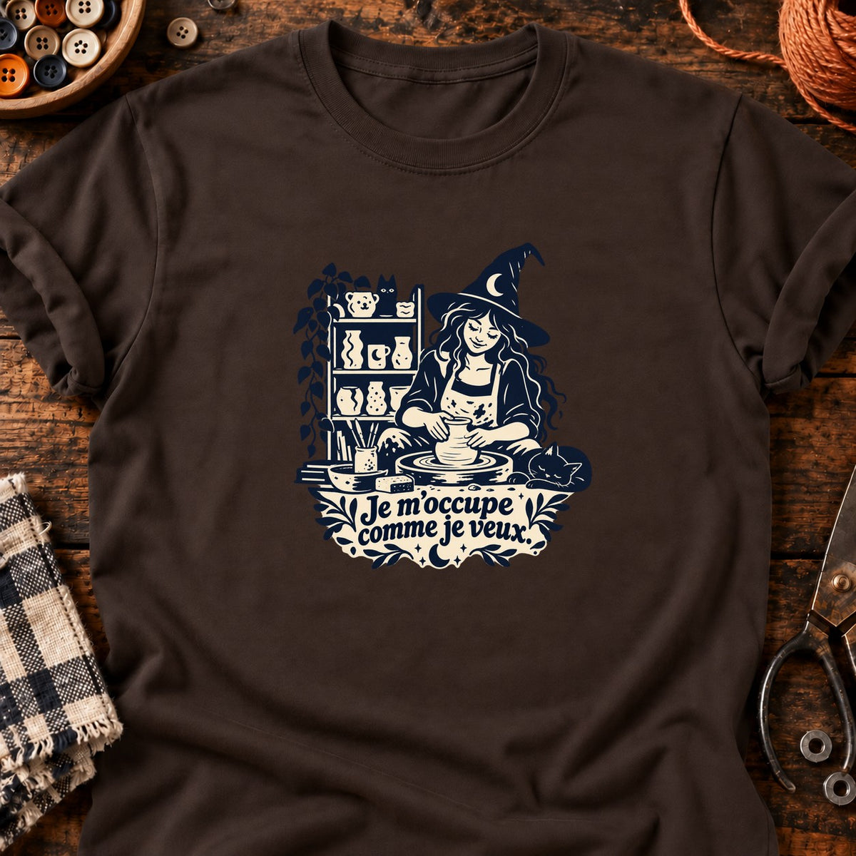 Sorcière potière Je m’occupe comme je veux — T-shirt chocolat