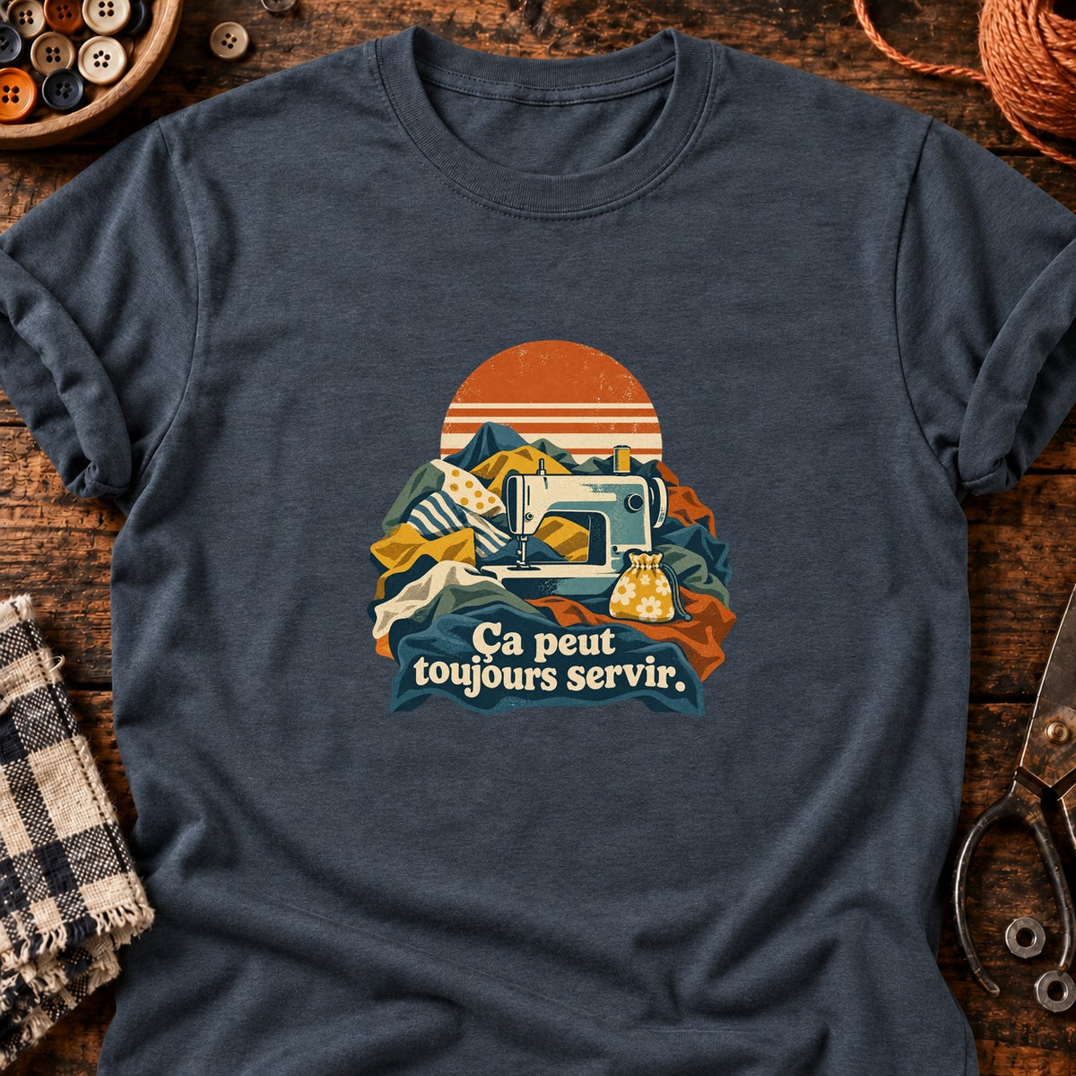 Machine à coudre rétro montagnes de tissu — T-shirt gris anthracite chiné