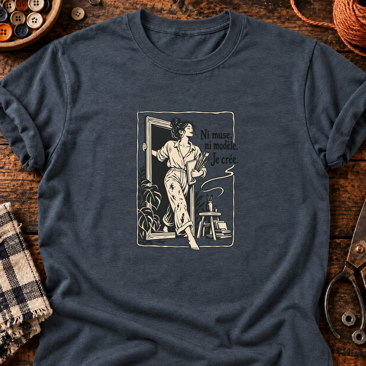 Ni muse, ni modèle. Je crée. — T-shirt gris anthracite chiné