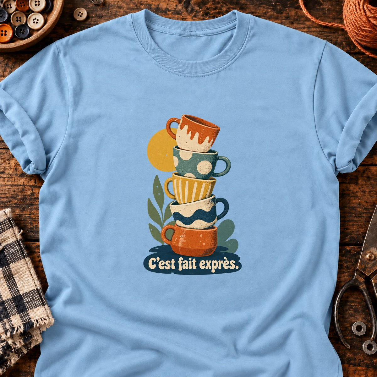 Tour de tasses décalées C’est fait exprès. — T-shirt bleu clair