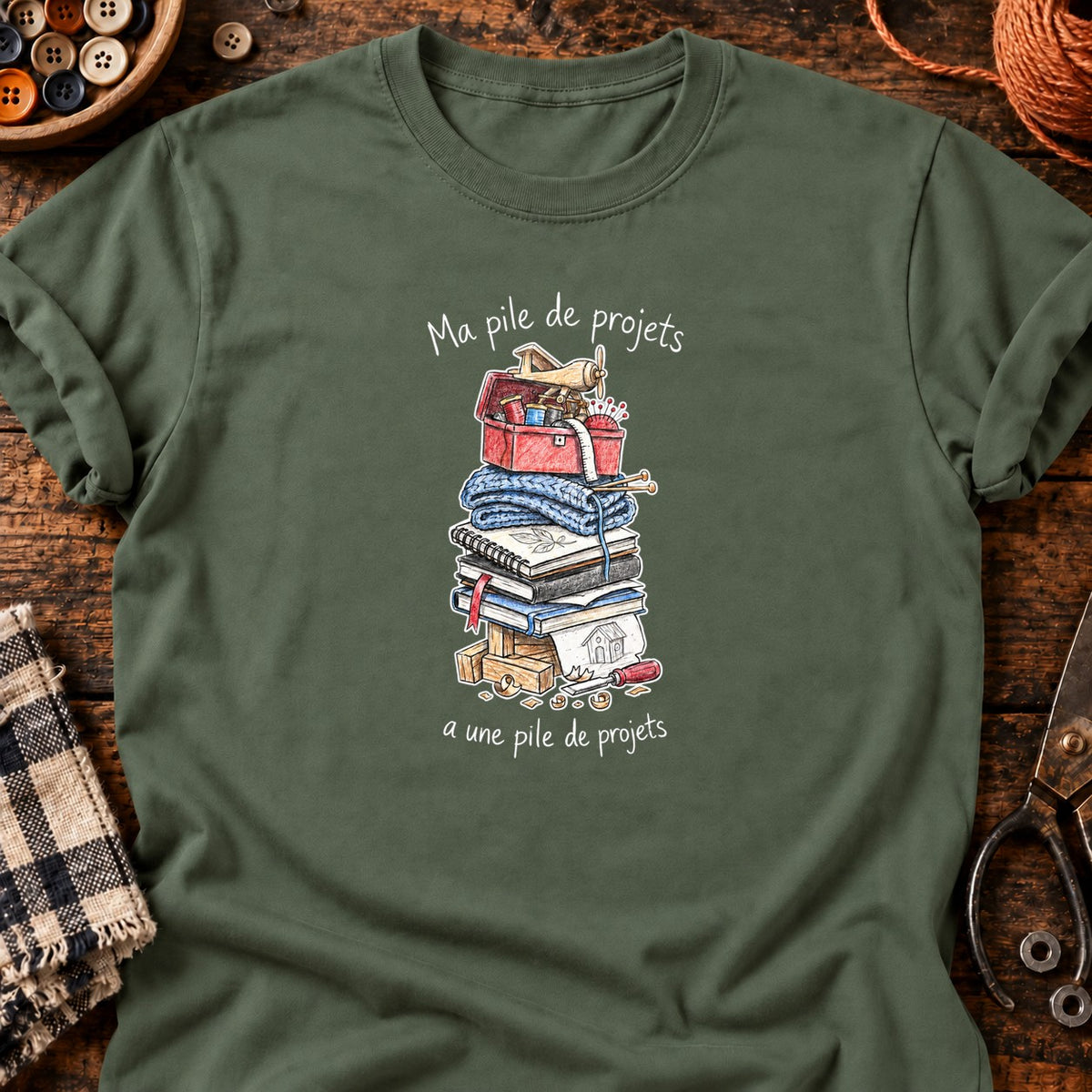 ma pile de projets — T-shirt vert militaire