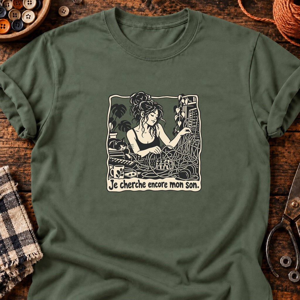 Créatrice de son parmi les câbles — T-shirt vert militaire