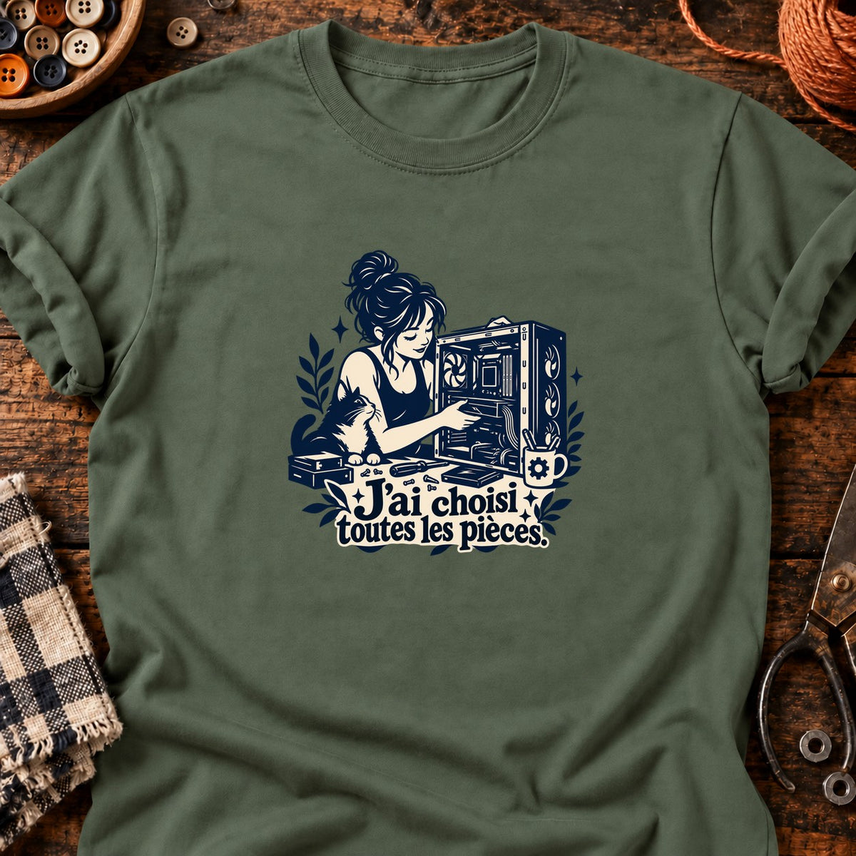 Montage PC et chat complice — T-shirt vert militaire