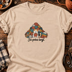 Chat tricoteur et montagnes de laine — T-shirt naturel