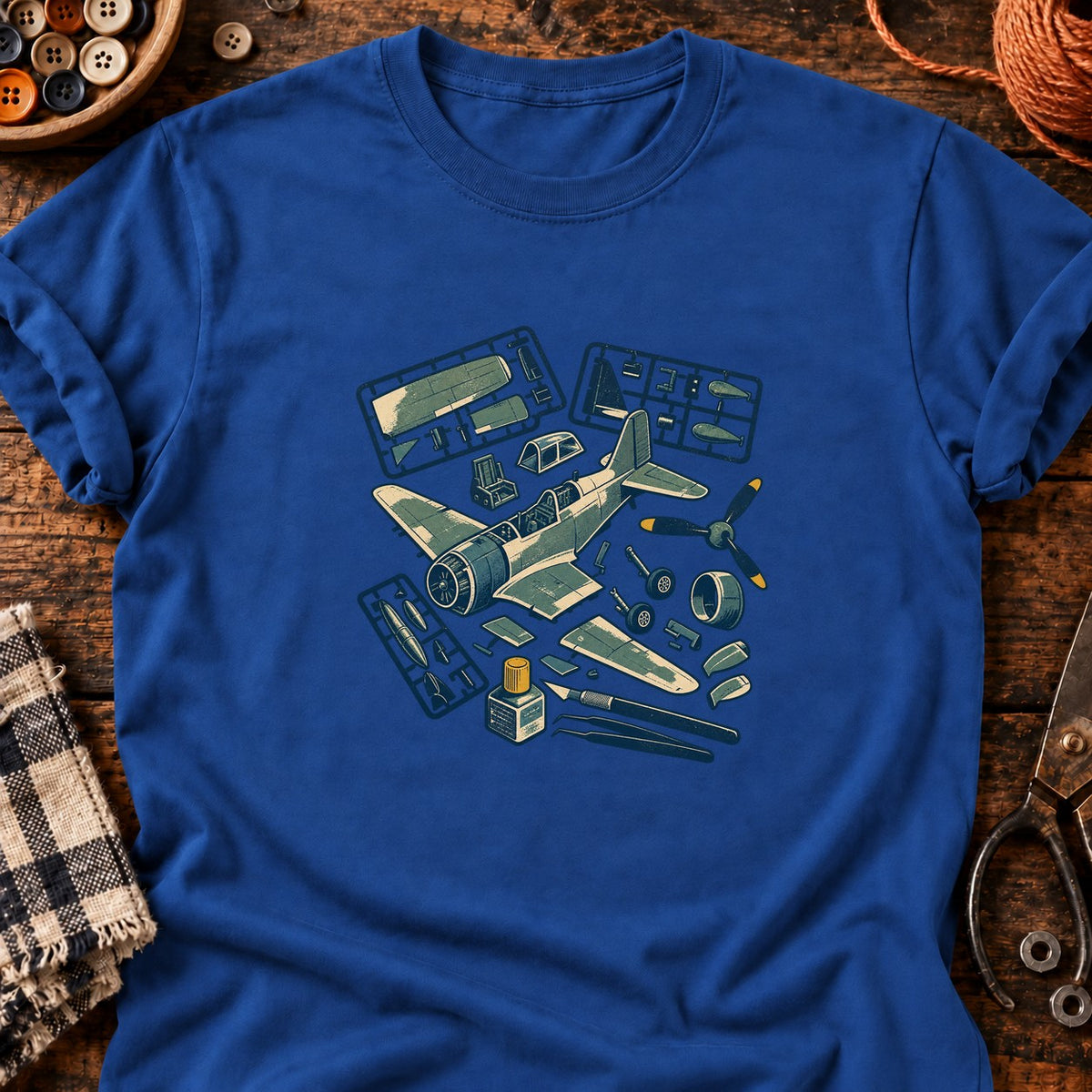 Avion en kit linogravé — T-shirt bleu roi