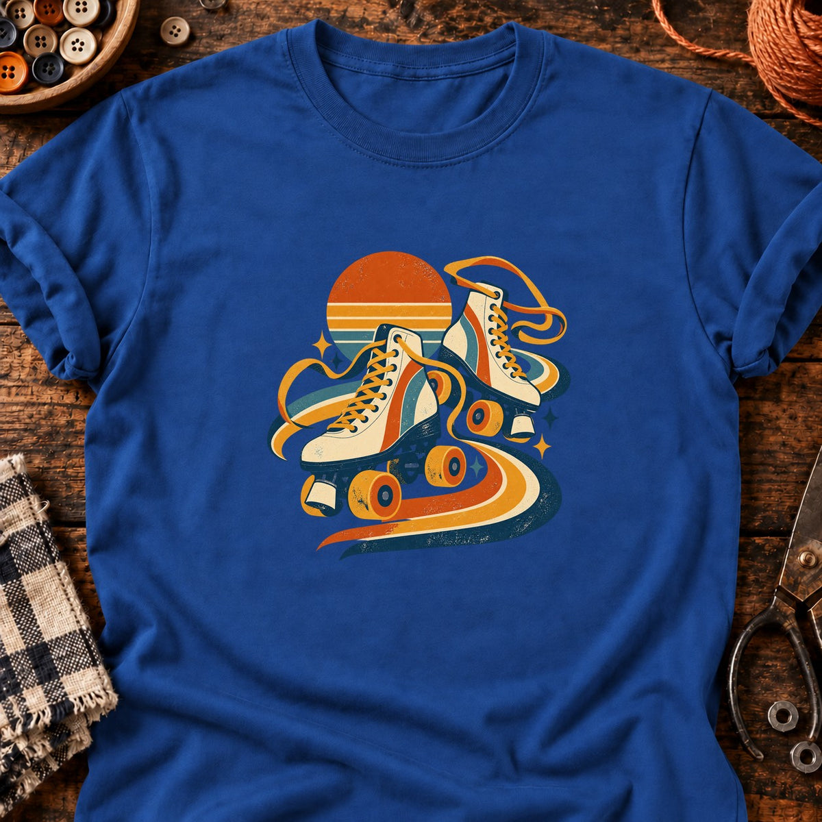 Patins à roulettes rétro géométriques — T-shirt bleu roi