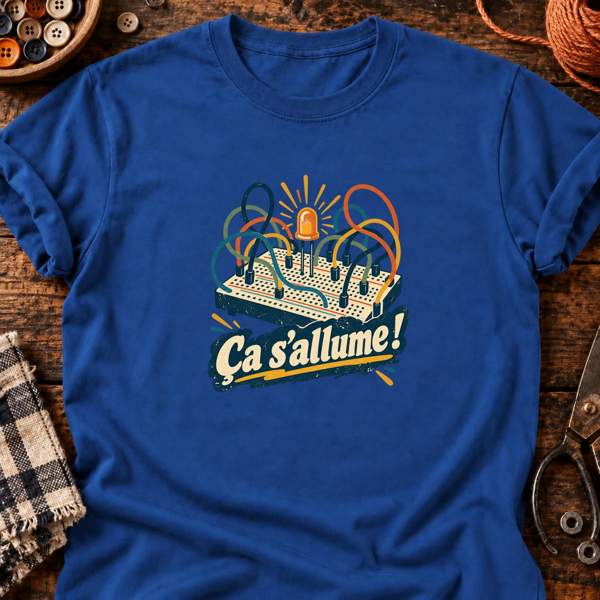 Plaque d’essai et LED — Ça s’allume ! — T-shirt bleu roi