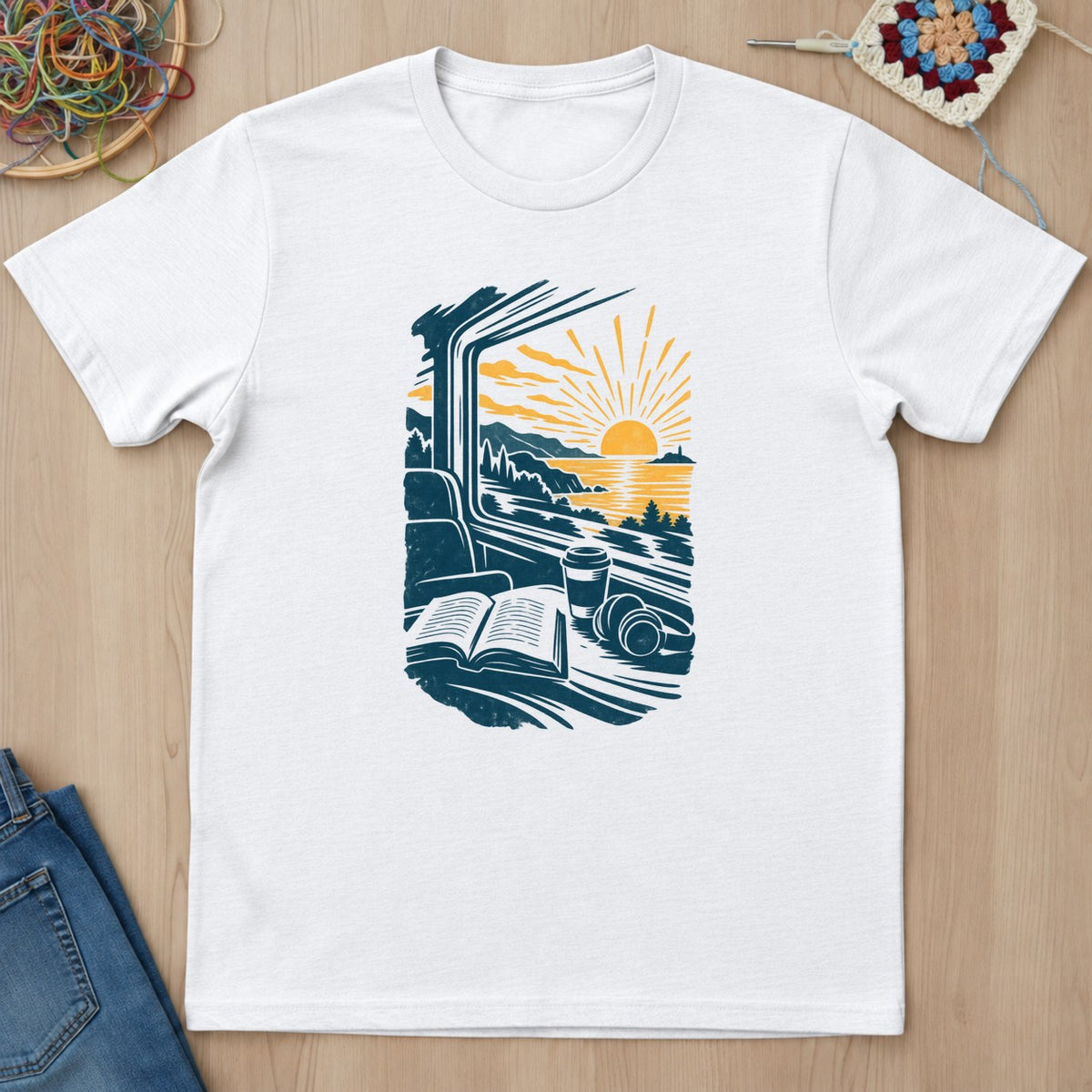 T-shirt blanc présenté à plat