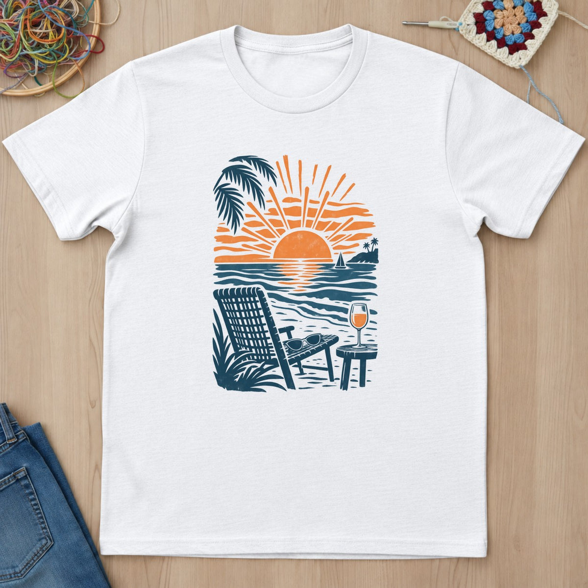 T-shirt blanc présenté à plat
