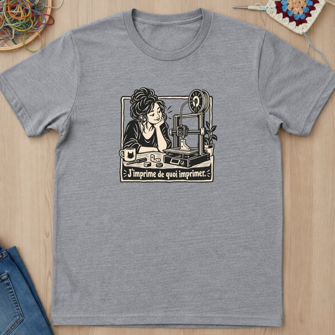 Femme et imprimante 3D J’imprime de quoi imprimer T-Shirt — video